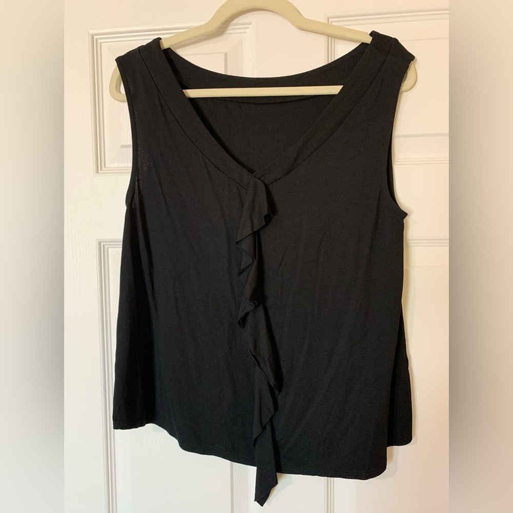 Twenty Black V-Neck Ruffle Detail Sleeveless Tank Top M Casual Minimalist Chic‎